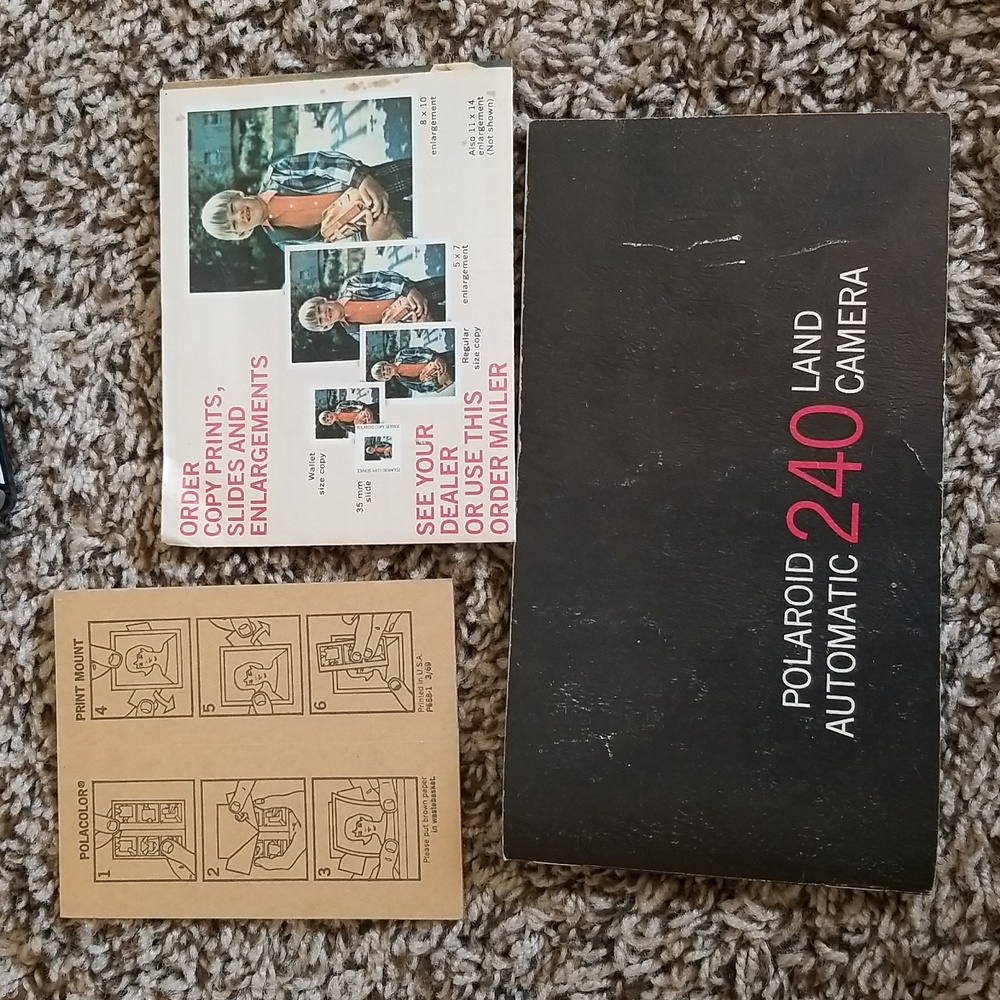 Vintage Polaroid 240 Land Camera - Picture 2 of 12